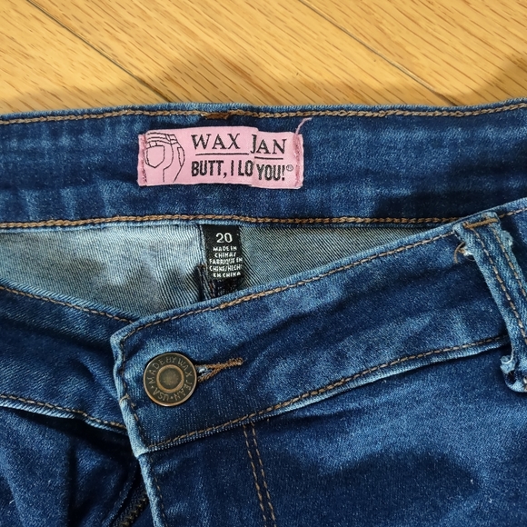 Plus size jeans - Picture 2 of 2